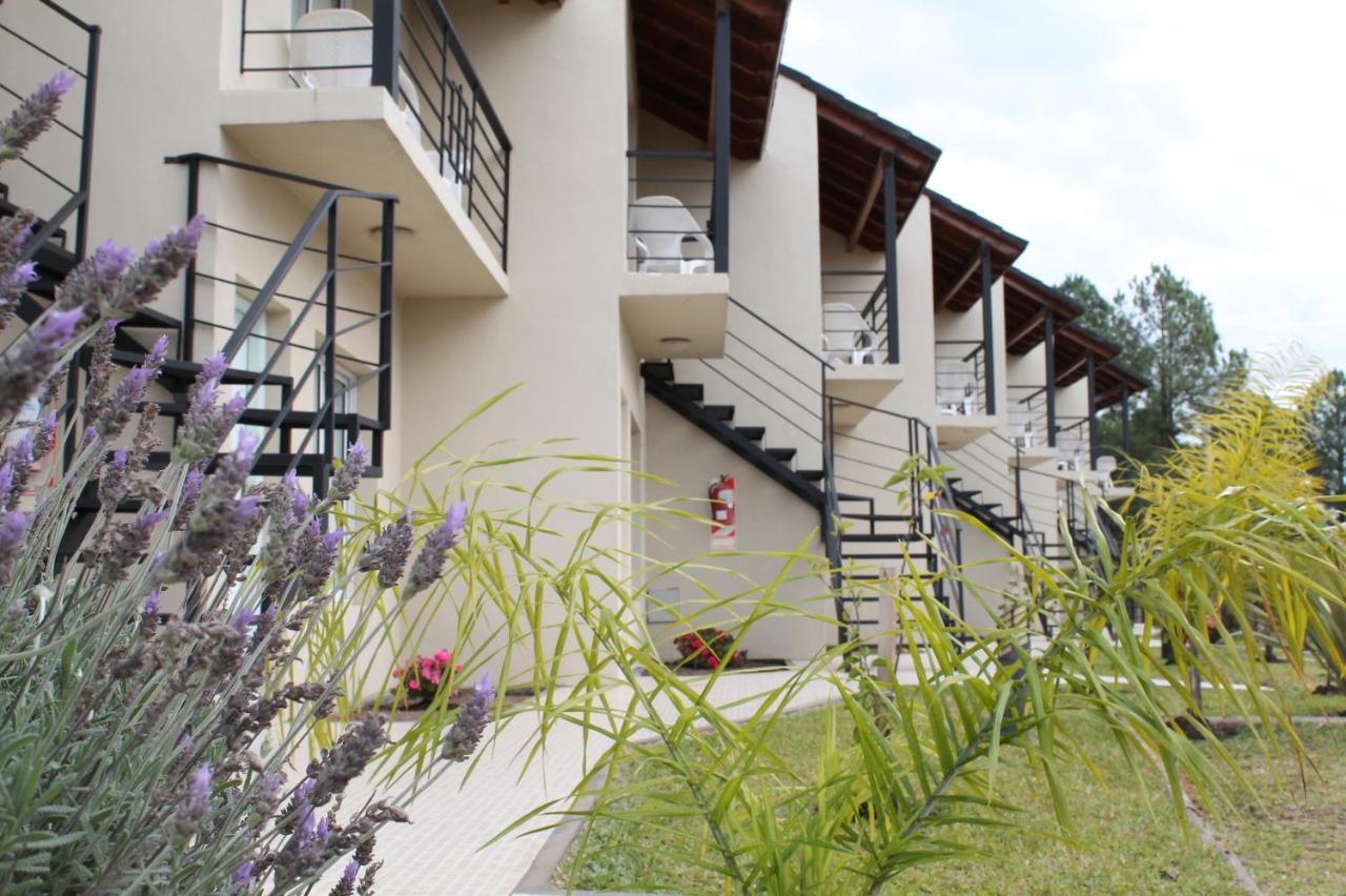 Brisas Del Lago Apartamentos Colón Extérieur photo