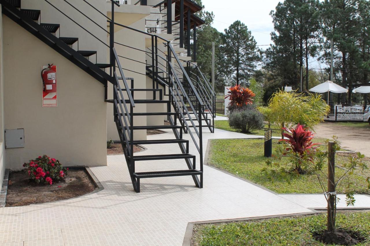 Brisas Del Lago Apartamentos Colón Extérieur photo