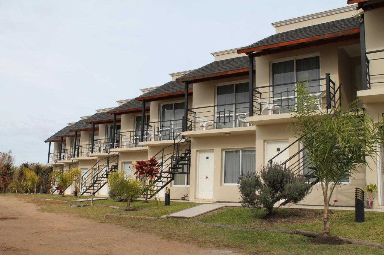 Brisas Del Lago Apartamentos Colón Extérieur photo