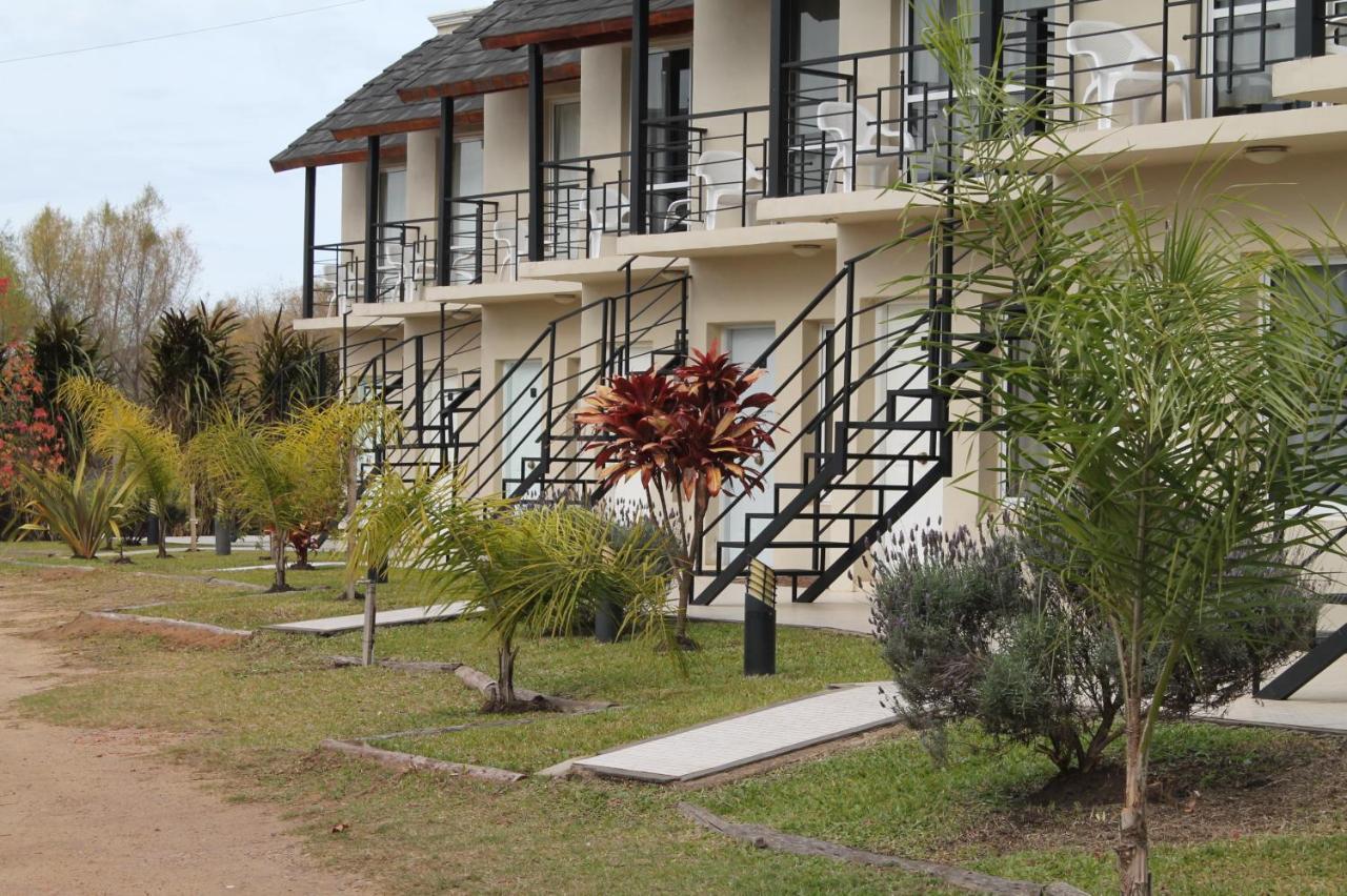 Brisas Del Lago Apartamentos Colón Extérieur photo