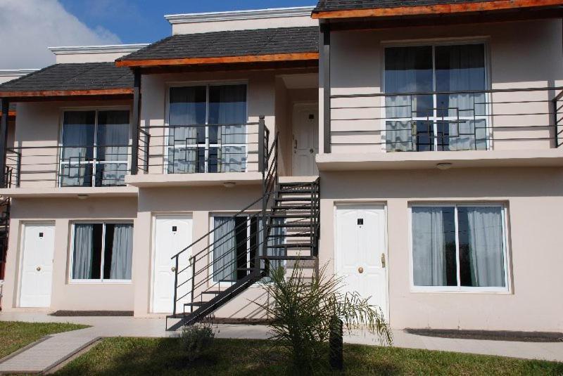 Brisas Del Lago Apartamentos Colón Extérieur photo