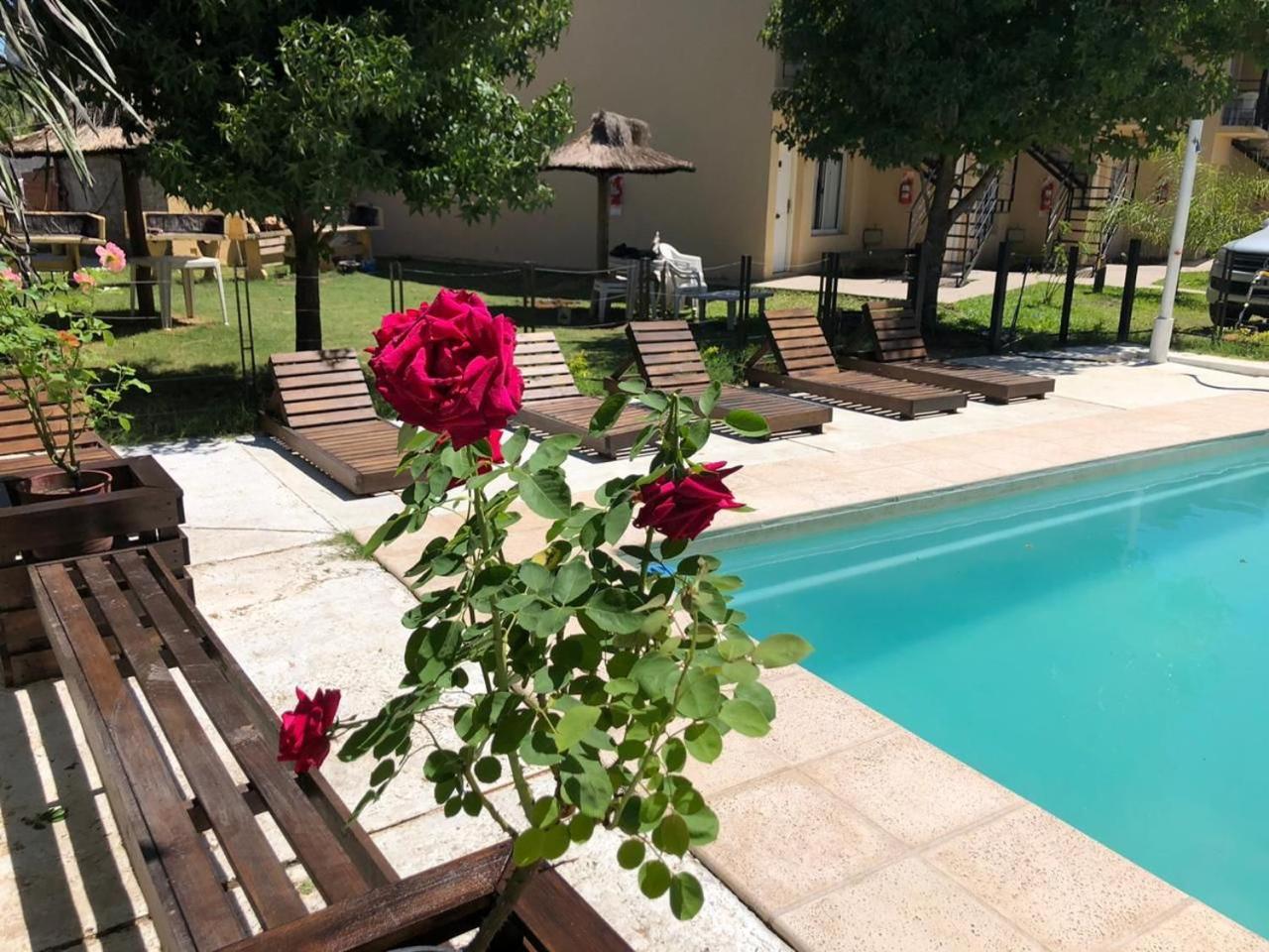 Brisas Del Lago Apartamentos Colón Extérieur photo