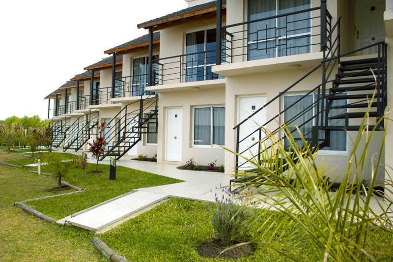 Brisas Del Lago Apartamentos Colón Extérieur photo