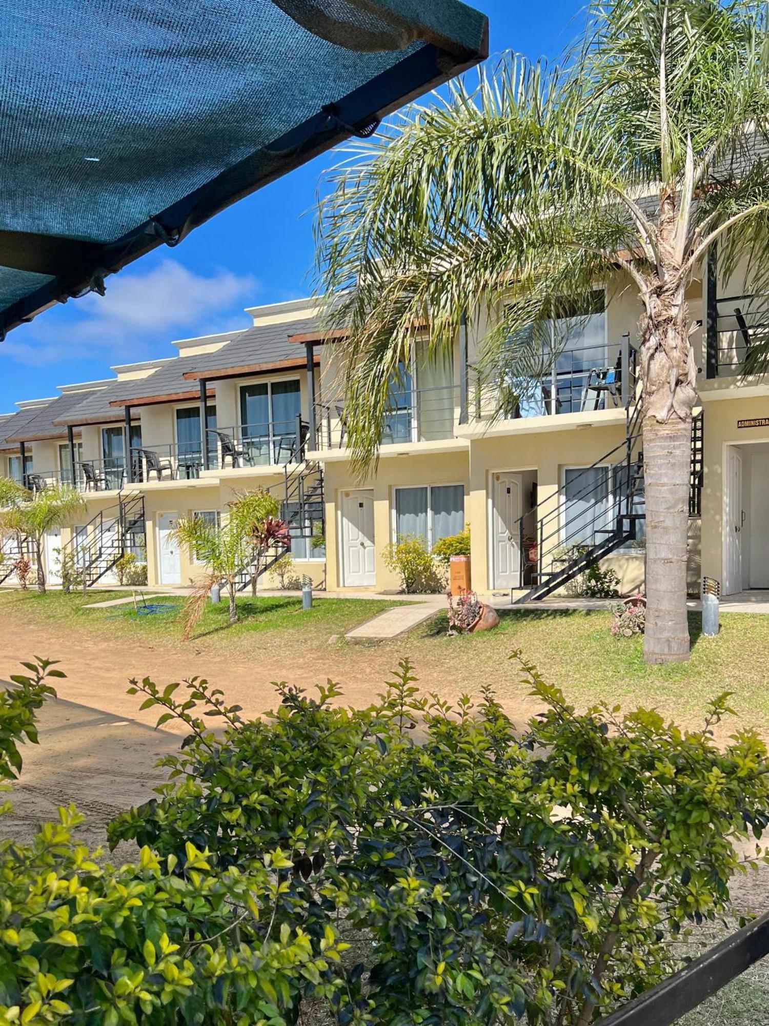 Brisas Del Lago Apartamentos Colón Extérieur photo